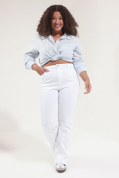 Trendyol Curve Weiße High Waist Comfort Straight Fit Jeans TBBSS25CJ00019