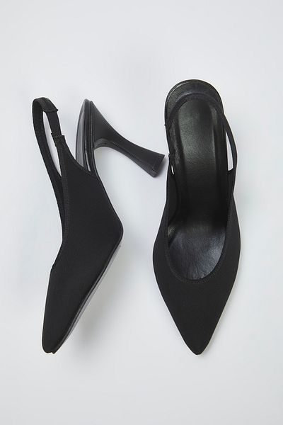 TRENDYOL SHOES Schwarze, matte Satin-Schuhe mit spitzer Zehenpartie für Damen mit hohen Absätzen TAKSS25TO00059
