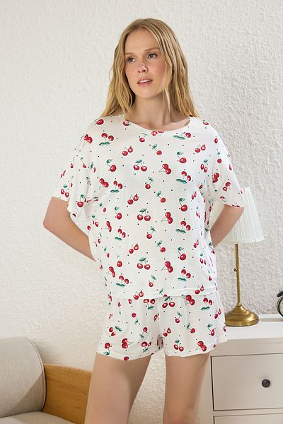 Trendyol Collection Κόκκινο-λευκό σχέδιο κερασιού και πουά σορτς πλεκτό σετ πιτζάμες THMSS25PT00433