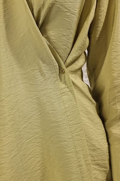 Trendyol Modest Khakifarbenes, detailliertes, gewebtes Lilyum-Hemd TCTSS25TG00020