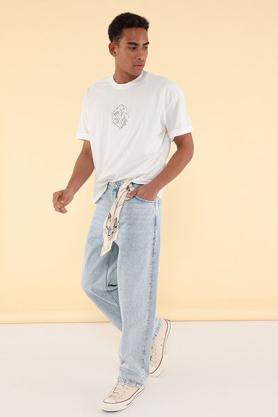 Trendyol Collection Μπλουζάκι Unisex Ecru Crop/Short Fit με κέντημα λουλουδιών 100% βαμβακερό ύφασμα TMNSS25TS00098