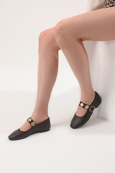 TRENDYOL SHOES Mary Jane Damen-Ballerinas mit braunem Accessoire-Detail und runder Spitze TAKSS25BE00014