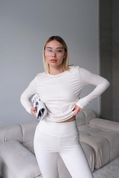 C&City Μαλακό μακρυμάνικο μπλουζάκι σε μπεζ χρώμα