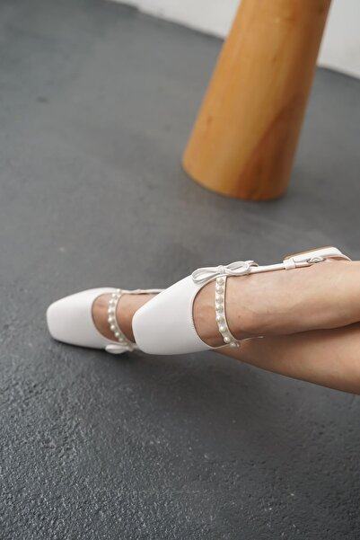 MODAADAM Pantofi cu toc joasă Maste Pearl pentru damă - piele albă