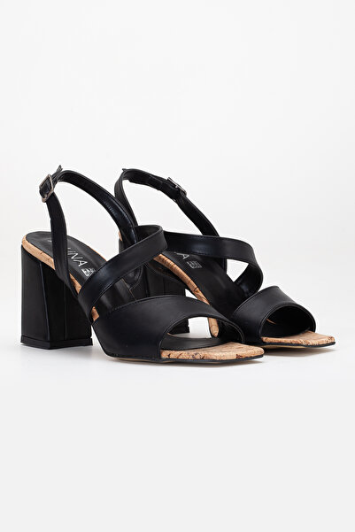 LİLLA Women's Medium Heeled Faux Leather Daily Sandals