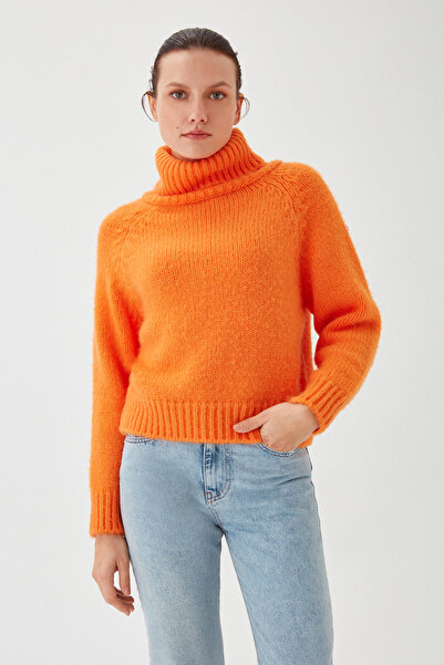 Park Karon Women's Orange Turtleneck Short Knitwear Sweater