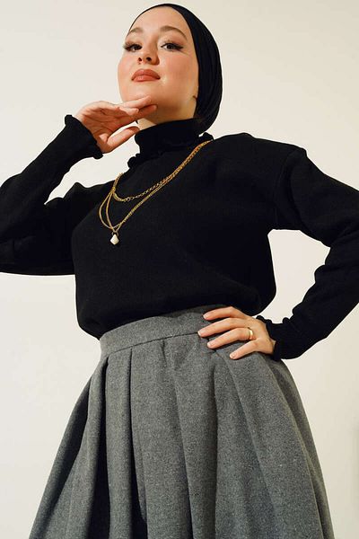 giyze Collar and Sleeve Ruffled Necklace Sweater Black 5114