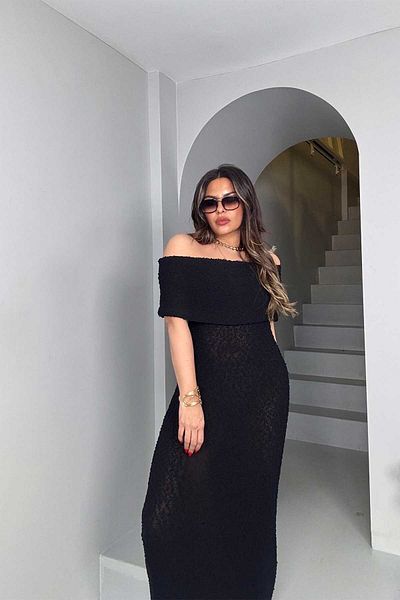 Sohotique By P Πλεκτό με εφέ Boucle Φόρεμα με γιακά Madonna Μαύρο