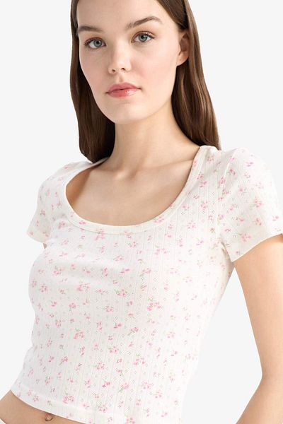 DeFacto Fitted U Neck Floral Print Short Sleeve T-Shirt E9926Ax25Sm