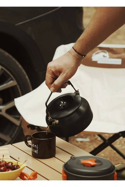 Urban Badger Urban Badger Black Balbal 1 Lt Colored Camping Teapot, Lightweight Aluminum Food Grade Teapot