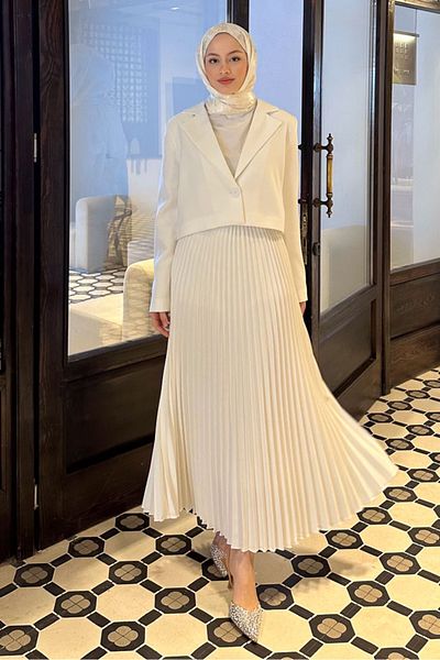 Ovn. Stylish Jacket Suit with Pleated Skirt - Ecru