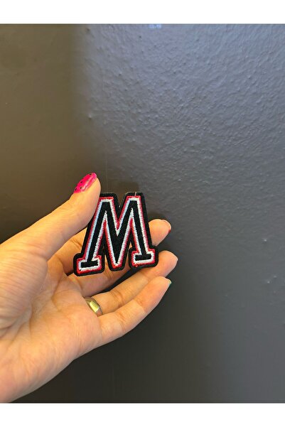 Gönülden Tasarım 7X6 CM GUMB ZA NAŽIVLJAVANJE S SLOVOM M