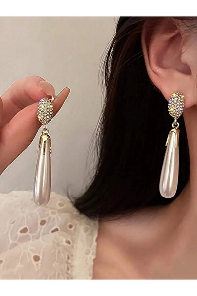 byozanyılmaz White Long Earrings