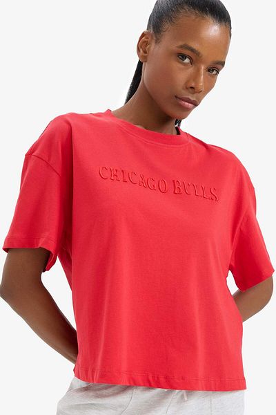 DeFacto Nba Chicago Bulls Oversize Wide Fit Collar Embroidery T-Shirt