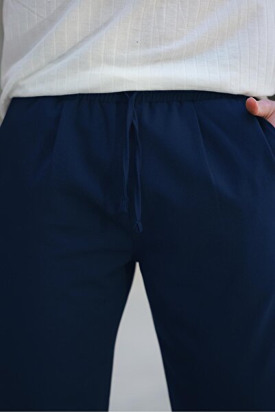 Madmext Lacivert Beli Ayarlanabilir Rahat Kesim Erkek Pantolon E6564
