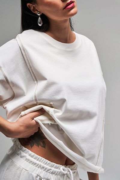 its basic Γυναικείο μπλουζάκι εκρού χρώματος Loose Cut Design Oversize