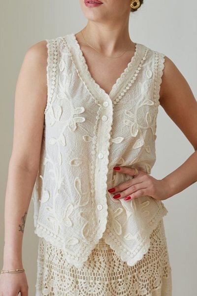 Suzi Women Embossing Flower Embroidered Beige Vest Standard Size M37286