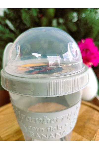 Madame Coco Pansy Snack Container with Spoon - Soft Green
