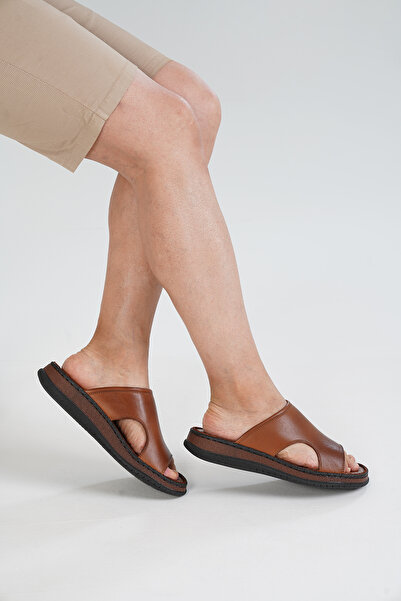 MİRA TERLİK ORTOPEDİK TERLİK VE AYAKKABI Чоловічі ортопедичні шкіряні капці, м'які та еластичні, з масажною підошвою, підходять для щоденного носіння, а також для хаджу та умри.