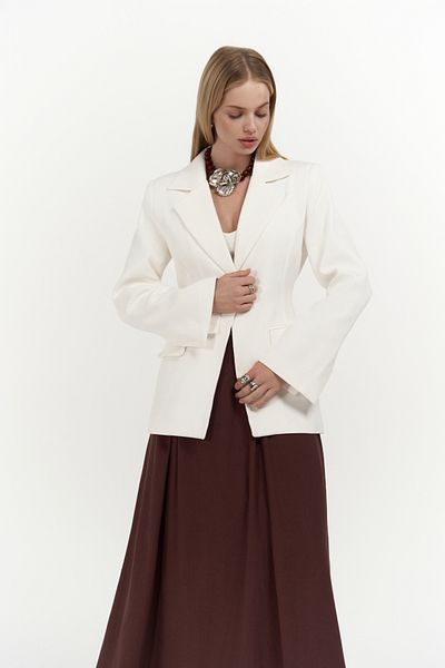 BOHEMAİ Anisah Ecru Blazer mit Taillenschnürung