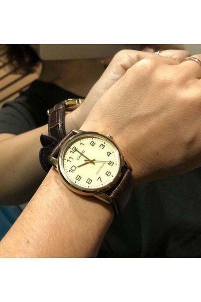 Casio Mtp/ltp-v001gl-9budf Quartz Analog Watch with Leather Strap