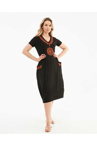 Şans Women's Plus Size Black V-Neck Embroidery Embroidered Short Sleeve Pocket Dress 65N38950