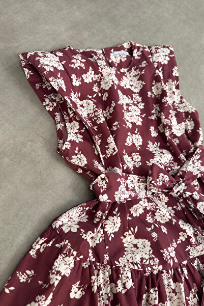 Sue Store Bordo Ekru Çiçekli Vatkalı Fırfırlı Kuşaklı Elbise