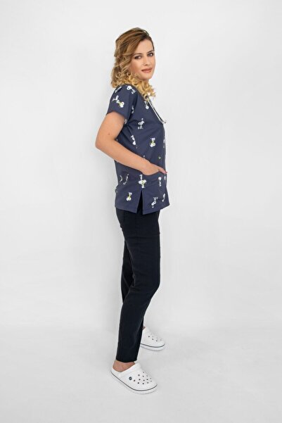 Nur Medikal Giyim Unisex Lacivert Snopy Desenli Likralı Doktor Hemşire Hastane Cerrahi Scrubs Üniforma Takımı