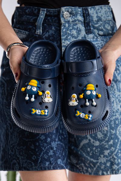 PLN SHOES Παιδικές παντόφλες υψηλής μέτρησης Cross Sandal και Sabo με 3D Emoji