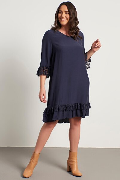 MYLİNE Dantel Detaylı V Yaka Elbise