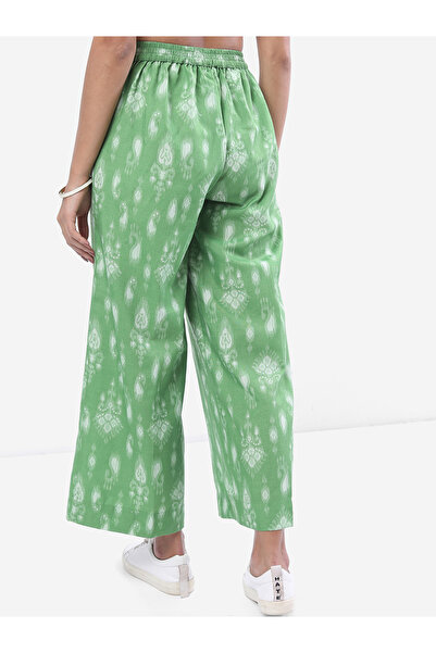 Vishudh By Styli Women Green Paisley Printed Straight Fit Palazzos