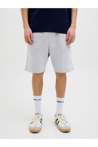 Jack & Jones Solid Mid Rise Regular Fit Shorts