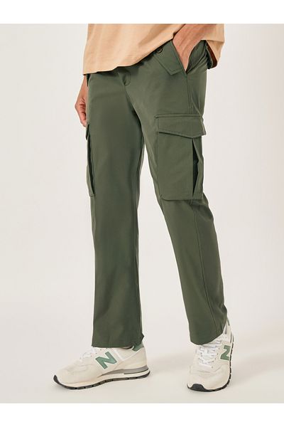 Fort Collins By Styli Men Solid Straight Leg Cargo Pants