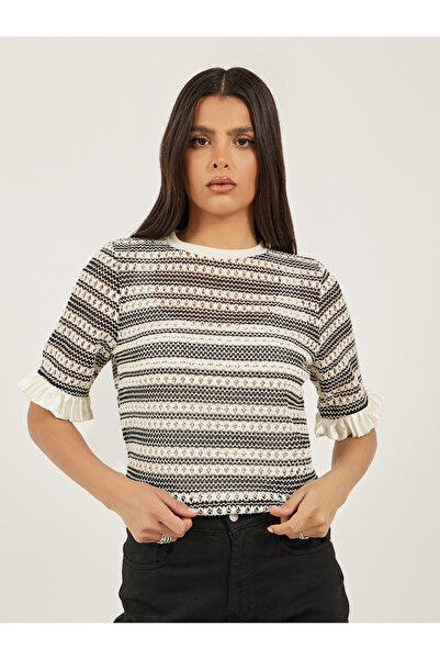 Styli تي شيرت بقصّة عادية ورقبة دائرية وأكمام مكشكشة