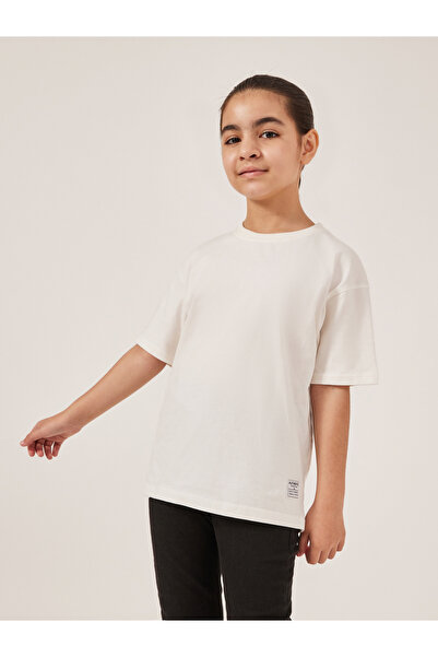 Styli تي شيرت سادة كبير الحجم مع تفاصيل شارة