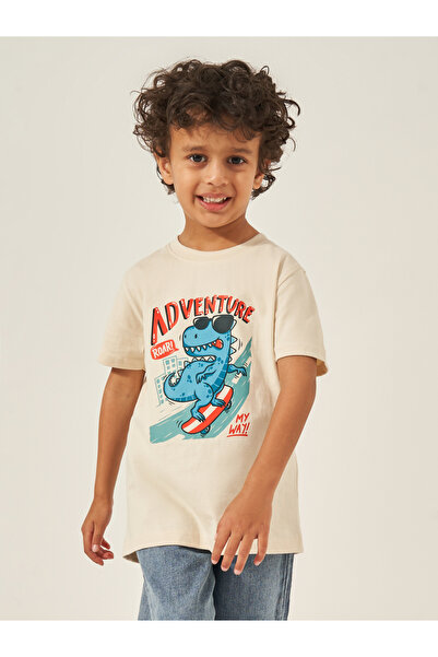 Styli تي شيرت بطبعة جرافيكية ورقبة دائرية