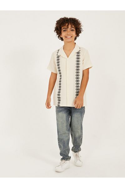 Styli Embroidered Collared Short Sleeve Shirt