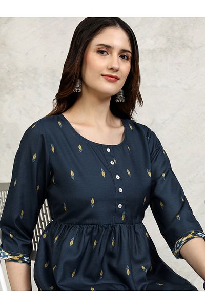 Vishudh By Styli بلوزة إمبراطوري مطبوعة باللون الأزرق للنساء