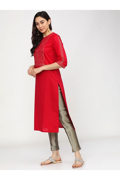 Vishudh By Styli كورتا نسائية حمراء اللون مطبوعة بزخارف عرقية مع فتحة للرقبة وخيط