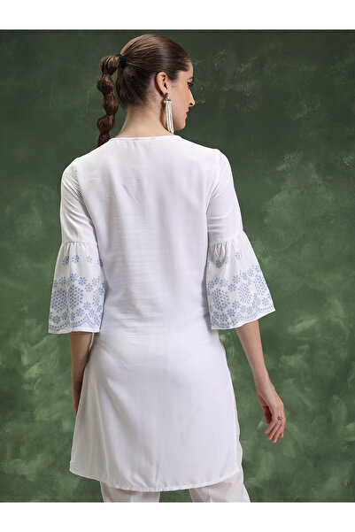 Vishudh By Styli Floral Embroidered Flared Sleeves Straight Kurti