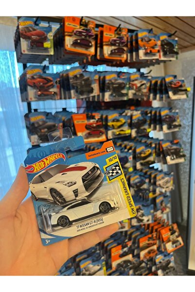 HOT WHEELS '17 NİSSAN GT-R (R35) 2020 MODEL 50 ANNİVERSARY VERSİON