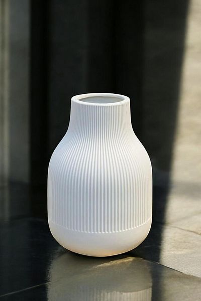 Mirilliahome Μοντέρνο ριγέ ματ λευκό διακοσμητικό βάζο