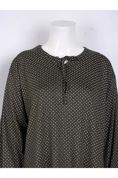 MUSTÜN Lace Blouse