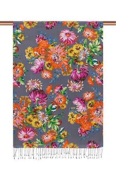 ipekevi Gray Chrysanthemum Patterned Silk Shawl