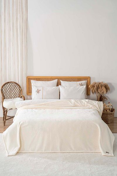Rivaİstanbul Viona Jacquard Raschel Rainbow Double Punch Bedspread