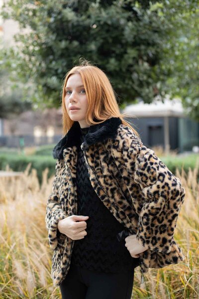 Butik Suat Yaka Kürk Detaylı Leopar Desenli Ceket