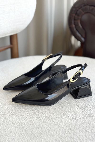 GOFFSHOES Women's Mely Buckle Low Heeled Shoes - Black-Patent