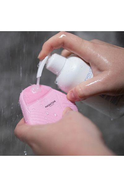 Magnitone XOXO - SoftTouch Silicone Cleansing Brush - Pink