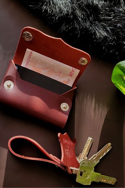 Rumi Deri Genuine Leather - Minimalist Wallet Card Holder, Keychain Gift