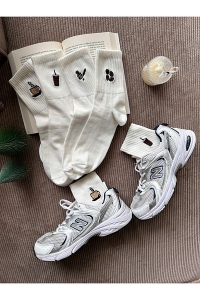 AYDK Unisex 4 Pairs White Sock Set, Minimal Embroidery Summer and Winter